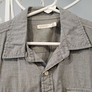 Short sleeve buttondown shirt